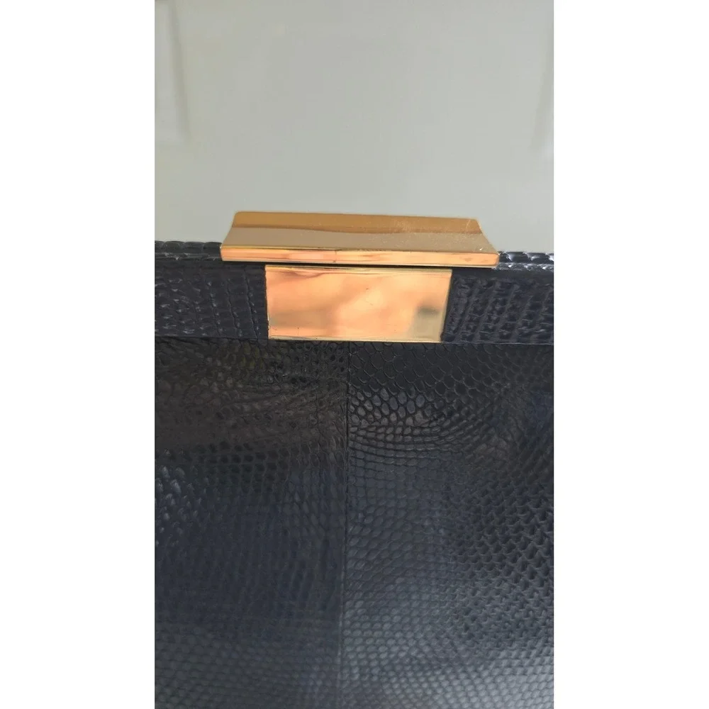 Vintage Black Lizard Embossed Leather Frame Handbag Gold Hardware Red Interior